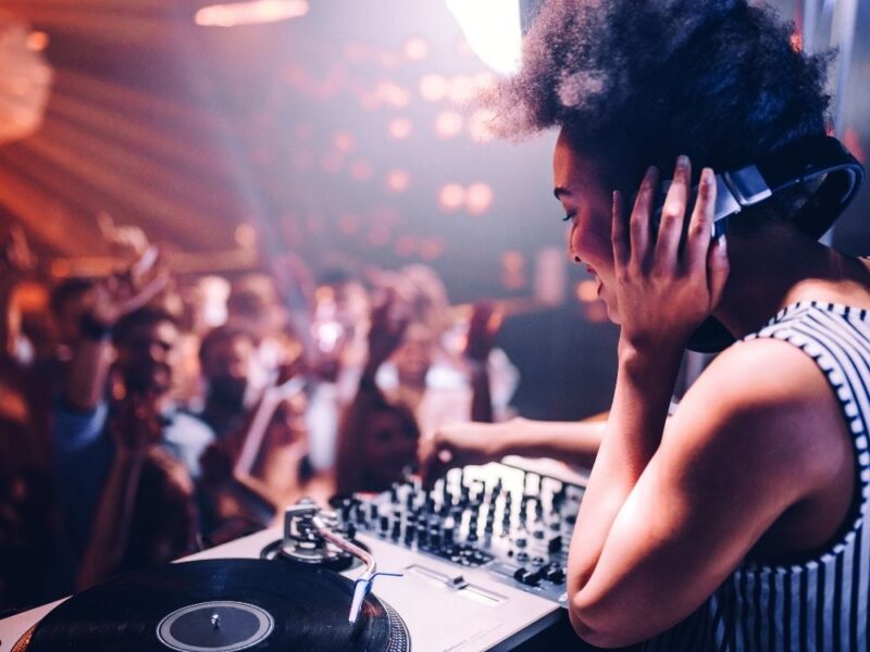 Female DJ Hire in Dubai