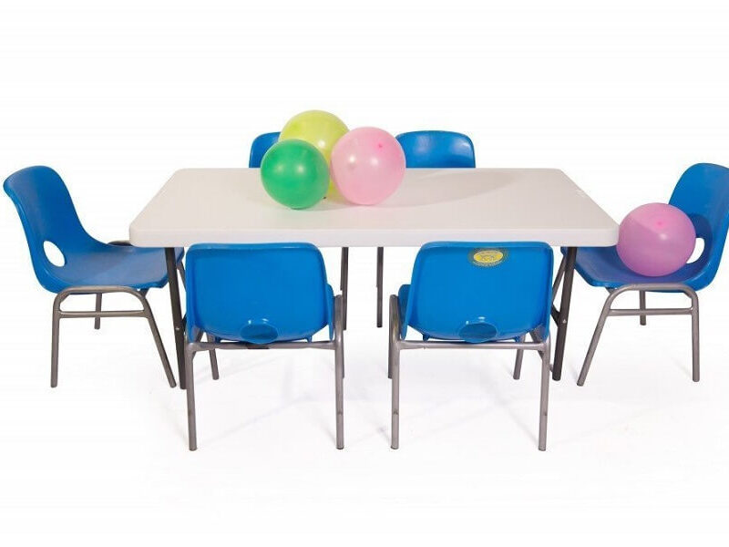 Kids tables & chairs