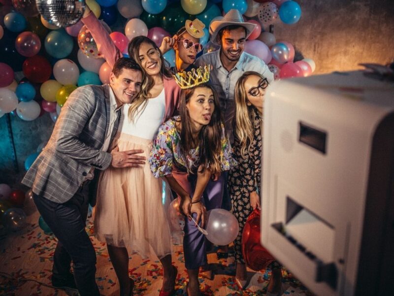 photo booth rental dubai